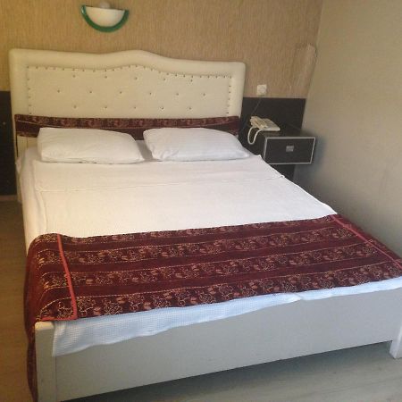 Hotel Haymanali Сёке Экстерьер фото